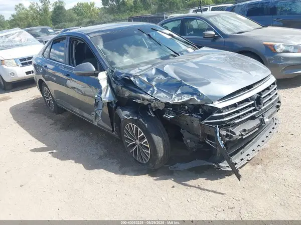 3VWE57BU8KM239423 2019 VOLKSWAGEN JETTA - Image 1