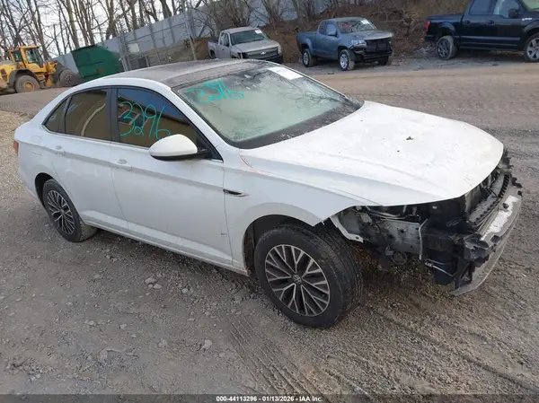 3VWE57BU9KM199398 2019 VOLKSWAGEN JETTA - Image 1