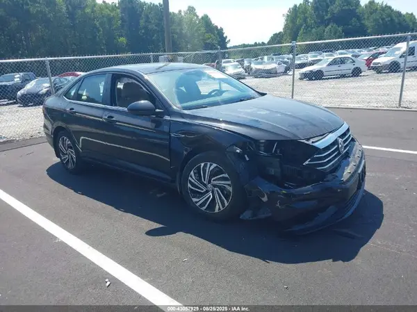 3VWE57BUXMM084456 2021 VOLKSWAGEN JETTA - Image 1