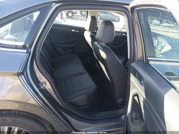 3VWEM7BU7RM043082 2024 VOLKSWAGEN JETTA - Image 8