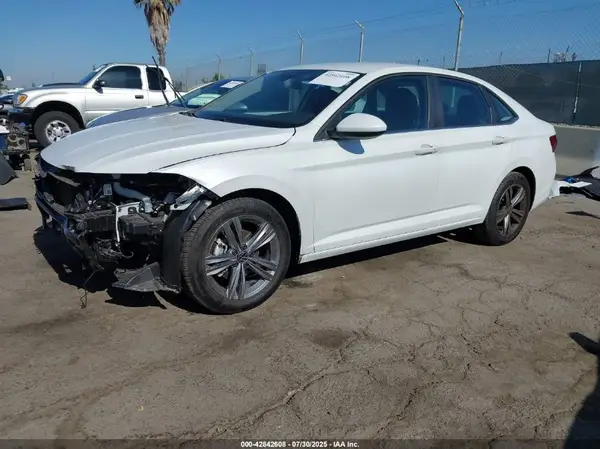 3VWEM7BU9PM046014 2023 VOLKSWAGEN JETTA - Image 2
