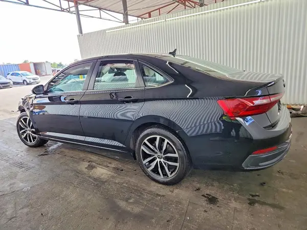 3VWEX7BU2SM018555 2025 VOLKSWAGEN JETTA - Image 2