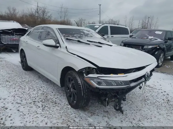 3VWEX7BU2SM026185 2025 VOLKSWAGEN JETTA - Image 1