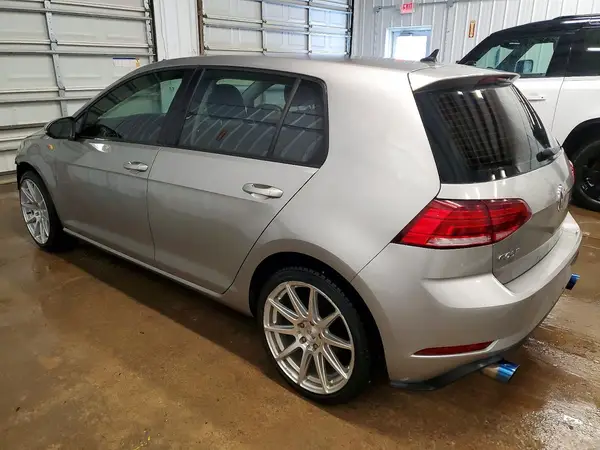 3VWG17AU6JM276085 2018 VOLKSWAGEN GOLF - Image 2