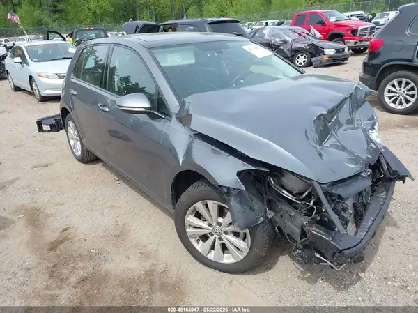 3VWG17AU8JM272135 2018 VOLKSWAGEN GOLF - Image 1