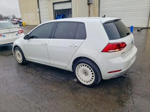 3VWG17AU9JM255151 2018 VOLKSWAGEN GOLF - Image 2