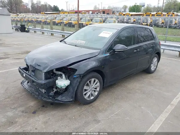 3VWG17AU9JM255716 2018 VOLKSWAGEN GOLF - Image 2
