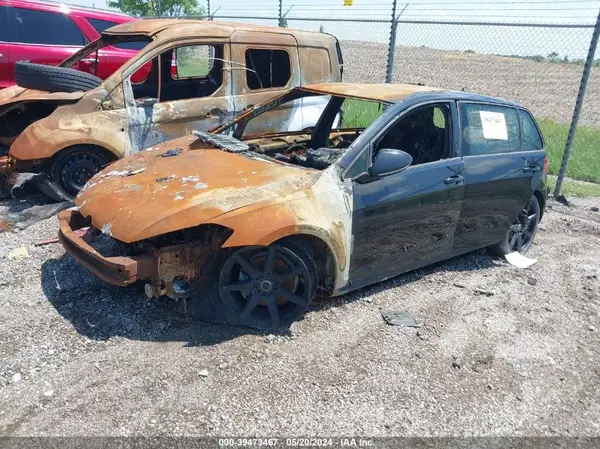 3VWG17AUXJM278745 2018 VOLKSWAGEN GOLF - Image 2
