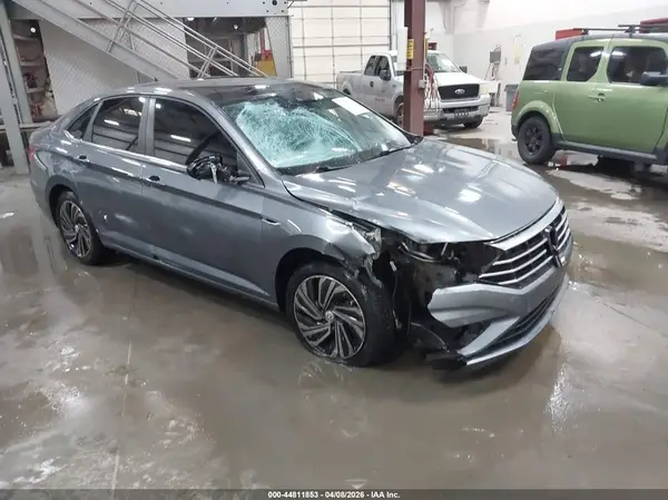 3VWG57BU2KM247011 2019 VOLKSWAGEN JETTA - Image 1