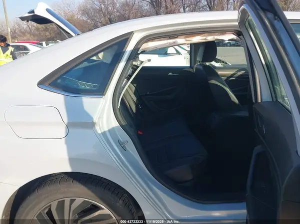3VWG57BU3KM001973 2019 VOLKSWAGEN JETTA - Image 8