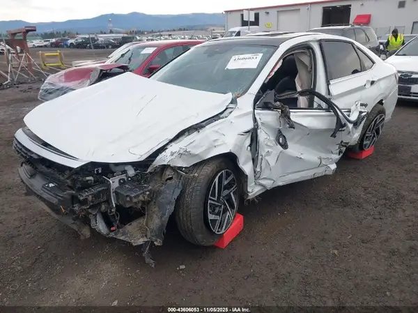 3VWGM7BU4RM083984 2024 VOLKSWAGEN JETTA - Image 2