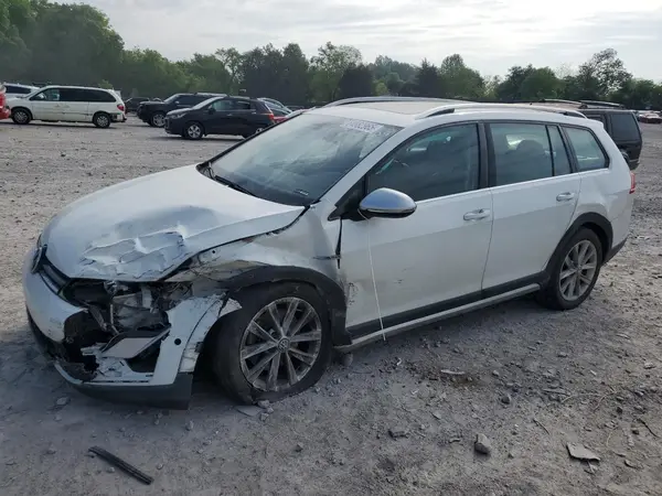 3VWH17AU0HM505939 2017 VOLKSWAGEN GOLF - Image 1
