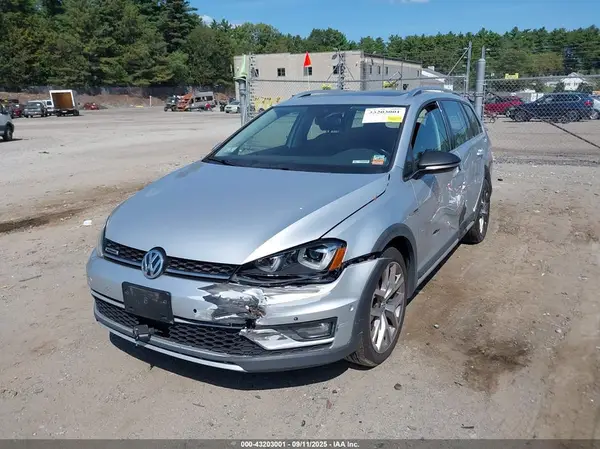 3VWH17AU0HM506041 2017 VOLKSWAGEN GOLF - Image 2