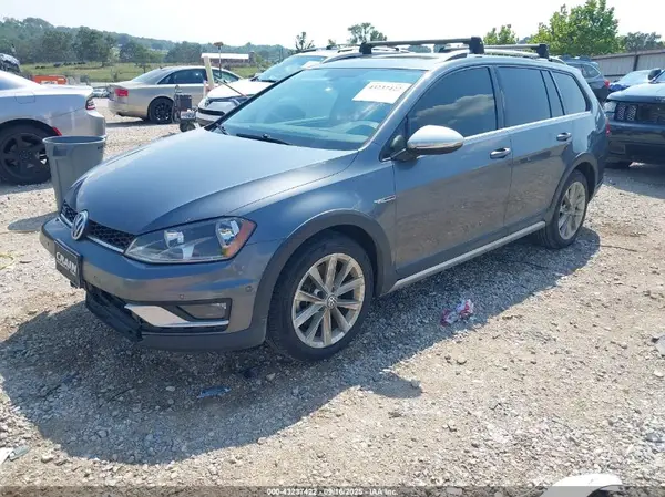 3VWH17AU0HM507206 2017 VOLKSWAGEN GOLF - Image 2