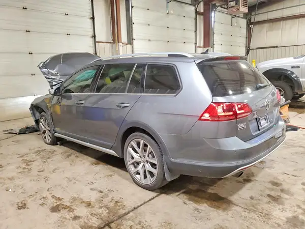 3VWH17AU0HM509327 2017 VOLKSWAGEN GOLF - Image 2