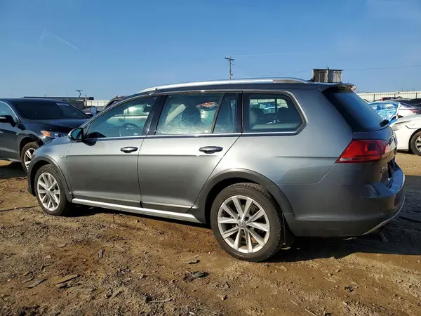 3VWH17AU0HM517489 2017 VOLKSWAGEN GOLF - Image 2