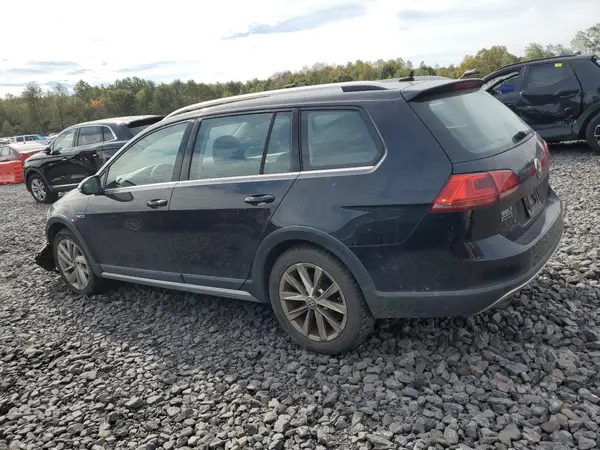 3VWH17AU0HM518674 2017 VOLKSWAGEN GOLF - Image 2