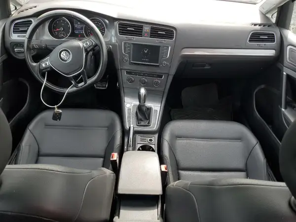 3VWH17AU0HM518674 2017 VOLKSWAGEN GOLF - Image 8