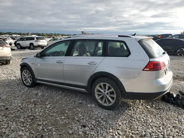 3VWH17AU0HM520442 2017 VOLKSWAGEN GOLF - Image 2