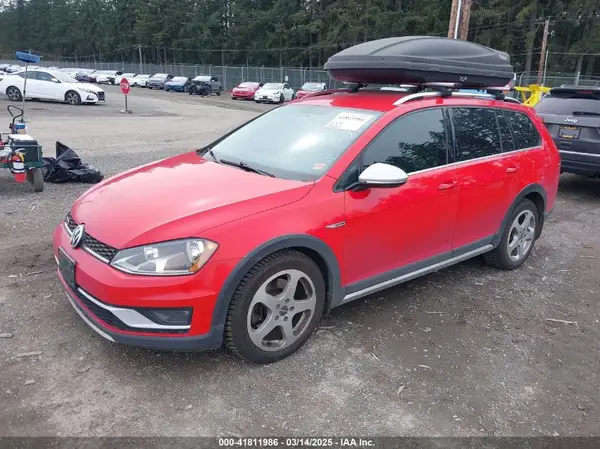 3VWH17AU0HM523034 2017 VOLKSWAGEN GOLF - Image 2