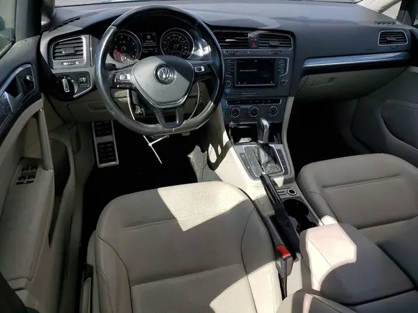 3VWH17AU0HM528475 2017 VOLKSWAGEN GOLF - Image 8