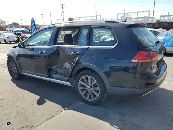 3VWH17AU0HM528492 2017 VOLKSWAGEN GOLF - Image 2