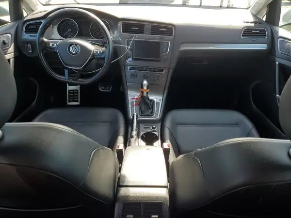 3VWH17AU0HM528492 2017 VOLKSWAGEN GOLF - Image 8