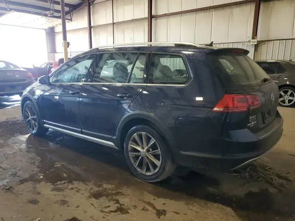 3VWH17AU0HM528654 2017 VOLKSWAGEN GOLF - Image 2