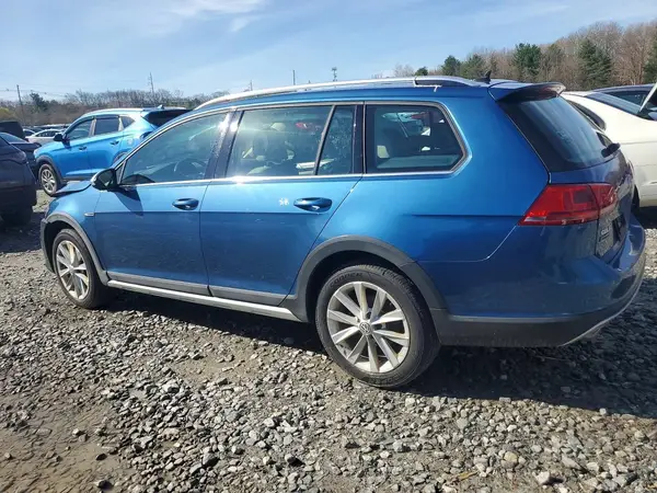 3VWH17AU0HM535670 2017 VOLKSWAGEN GOLF - Image 2