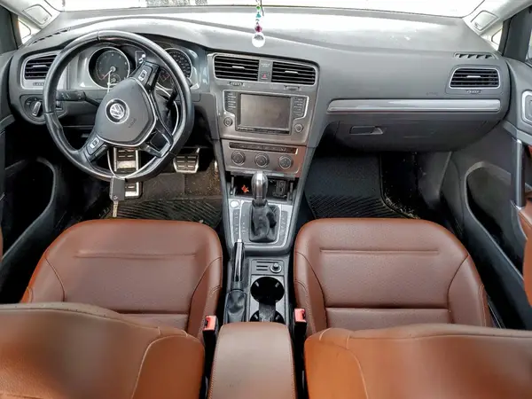 3VWH17AU0HM537791 2017 VOLKSWAGEN GOLF - Image 8