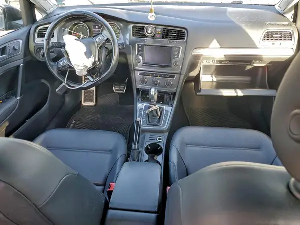 3VWH17AU0HM541128 2017 VOLKSWAGEN GOLF - Image 8
