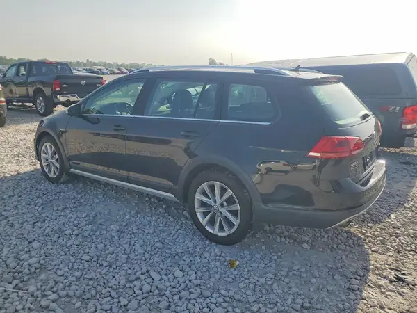 3VWH17AU0HM542912 2017 VOLKSWAGEN GOLF - Image 2