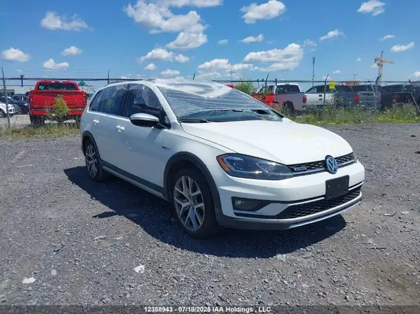 3VWH17AU0JM761374 2018 VOLKSWAGEN GOLF - Image 1
