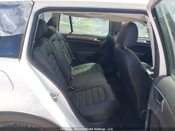 3VWH17AU0JM761374 2018 VOLKSWAGEN GOLF - Image 8