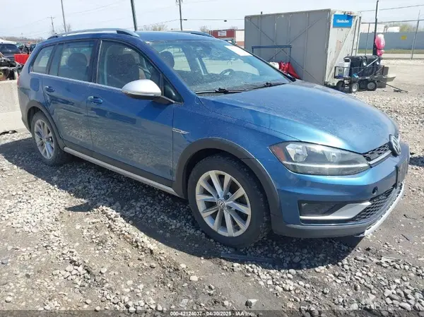 3VWH17AU0JM765506 2018 VOLKSWAGEN GOLF - Image 1