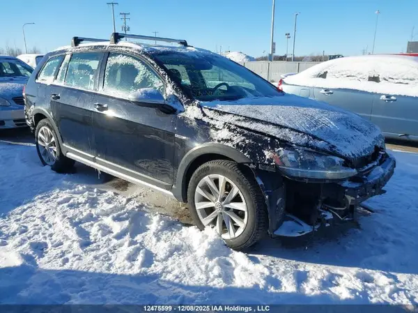 3VWH17AU0KM507097 2019 VOLKSWAGEN GOLF - Image 1