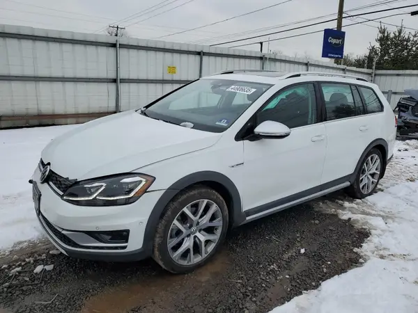 3VWH17AU0KM514566 2019 VOLKSWAGEN GOLF - Image 1