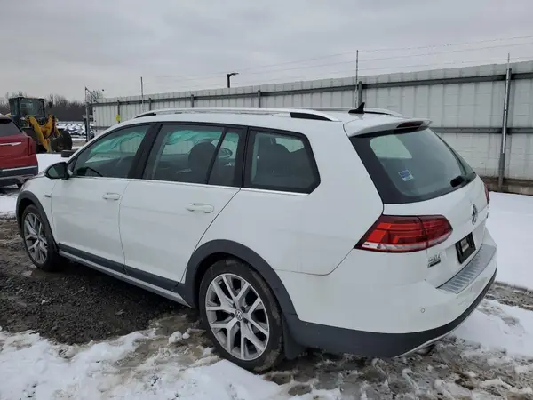 3VWH17AU0KM514566 2019 VOLKSWAGEN GOLF - Image 2