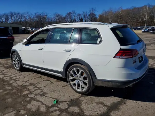 3VWH17AU0KM515295 2019 VOLKSWAGEN GOLF - Image 2