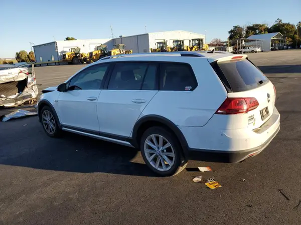 3VWH17AU1HM507134 2017 VOLKSWAGEN GOLF - Image 2