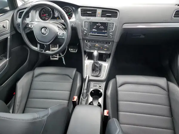 3VWH17AU1HM508218 2017 VOLKSWAGEN GOLF - Image 8