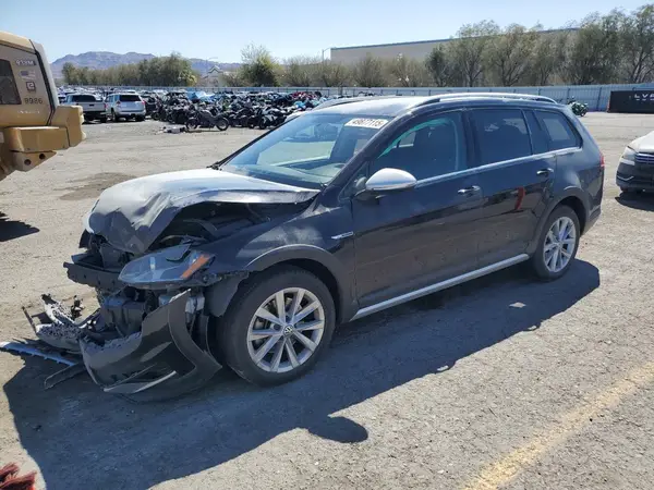 3VWH17AU1HM509787 2017 VOLKSWAGEN GOLF - Image 1
