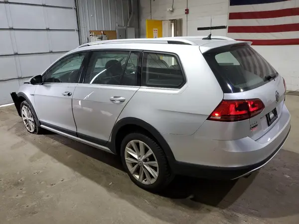 3VWH17AU1HM510664 2017 VOLKSWAGEN GOLF - Image 2