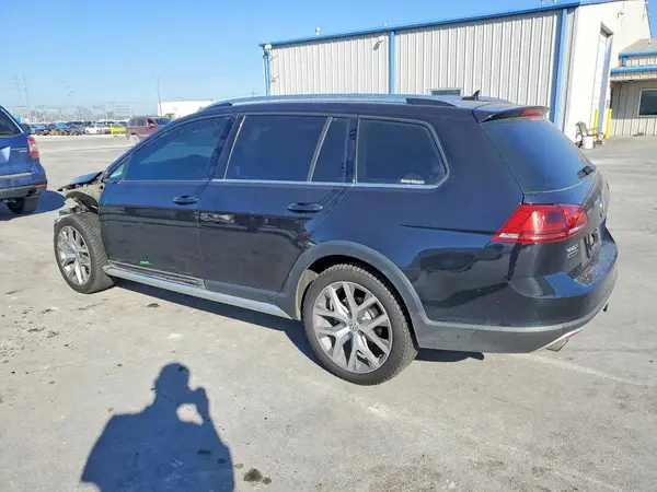 3VWH17AU1HM513645 2017 VOLKSWAGEN GOLF - Image 2