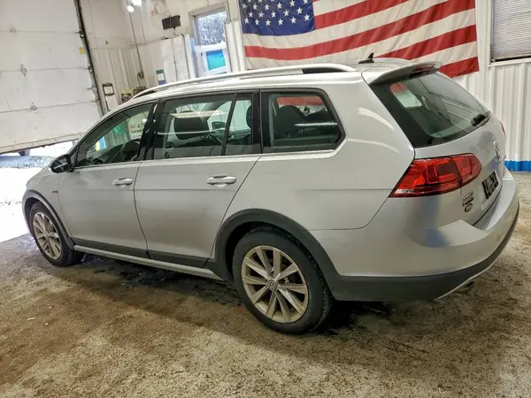 3VWH17AU1HM517002 2017 VOLKSWAGEN GOLF - Image 2
