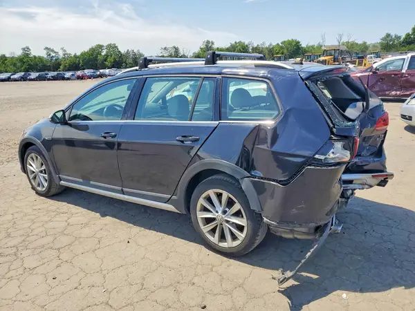 3VWH17AU1HM518098 2017 VOLKSWAGEN GOLF - Image 2
