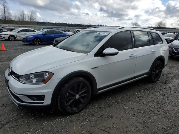 3VWH17AU1HM518618 2017 VOLKSWAGEN GOLF - Image 1