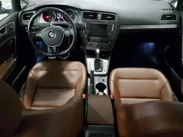 3VWH17AU1HM521017 2017 VOLKSWAGEN GOLF - Image 8