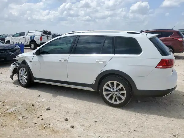 3VWH17AU1HM532695 2017 VOLKSWAGEN GOLF - Image 2