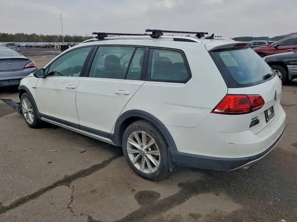 3VWH17AU1HM537444 2017 VOLKSWAGEN GOLF - Image 2